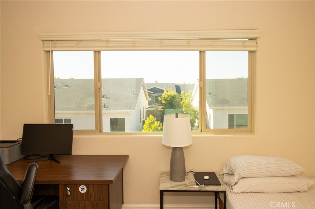 2482 Valdes Dr, Merced, CA 95340