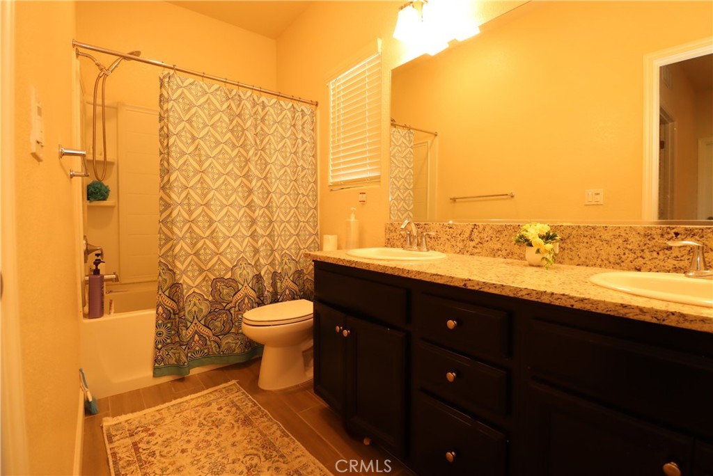 2482 Valdes Dr, Merced, CA 95340