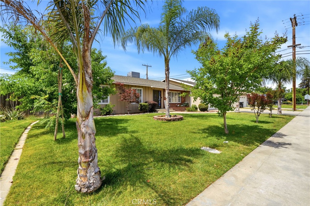 1237 S Clover, Visalia, CA 93277