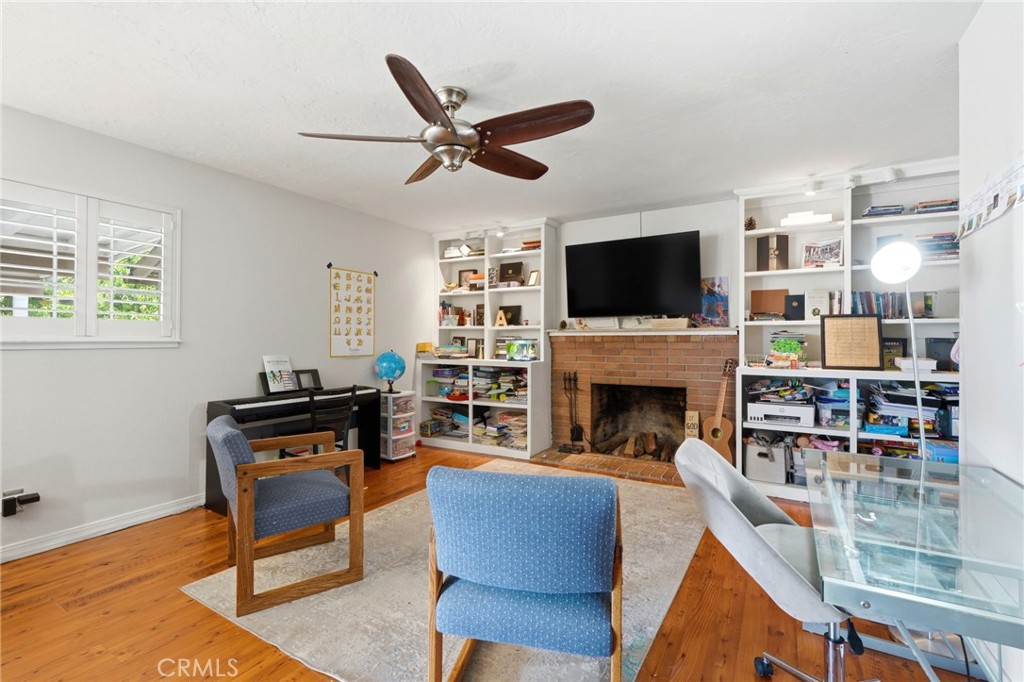 1237 S Clover, Visalia, CA 93277