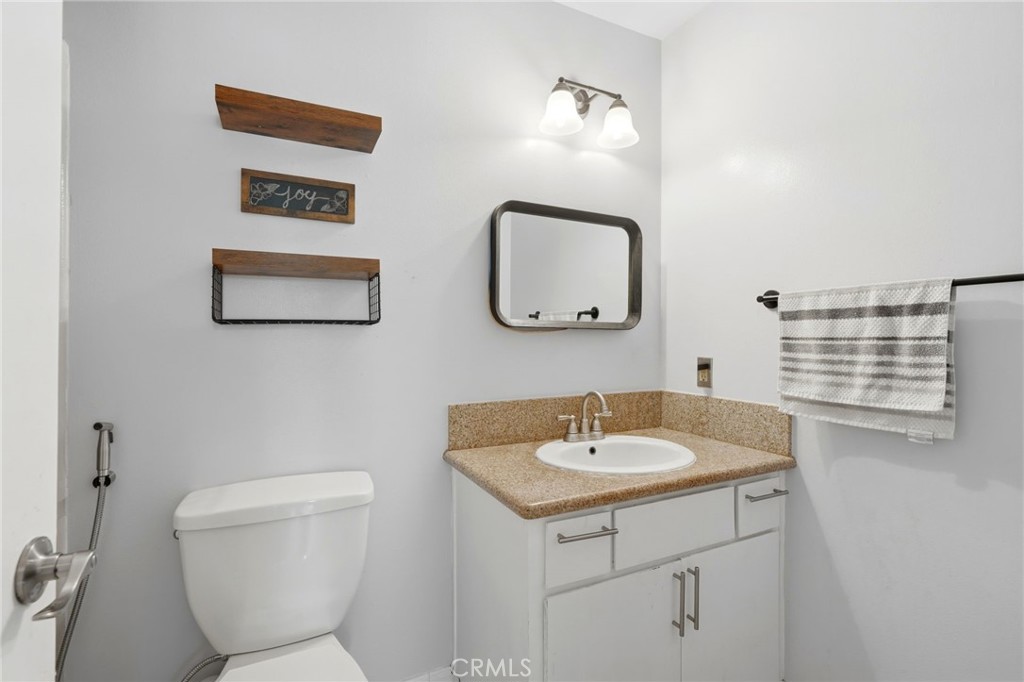 1237 S Clover, Visalia, CA 93277