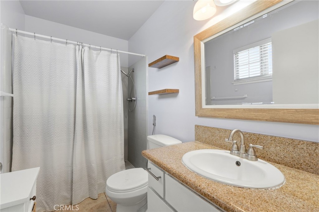 1237 S Clover, Visalia, CA 93277