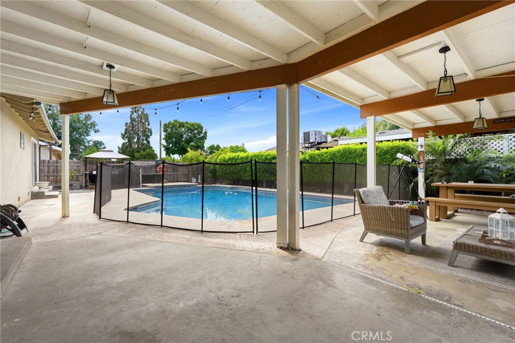 1237 S Clover, Visalia, CA 93277