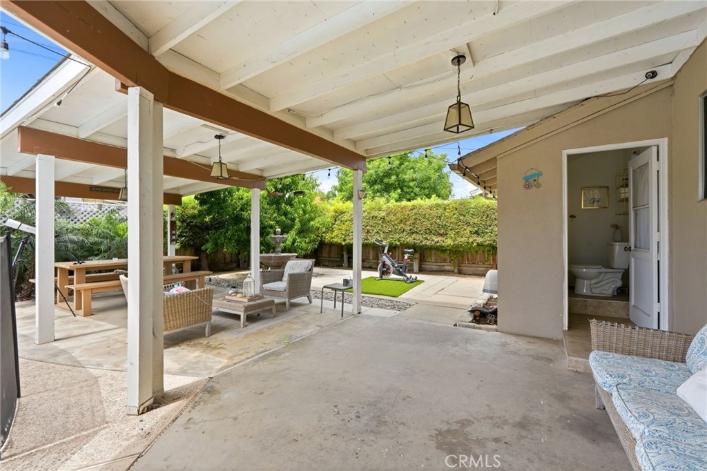 1237 S Clover, Visalia, CA 93277