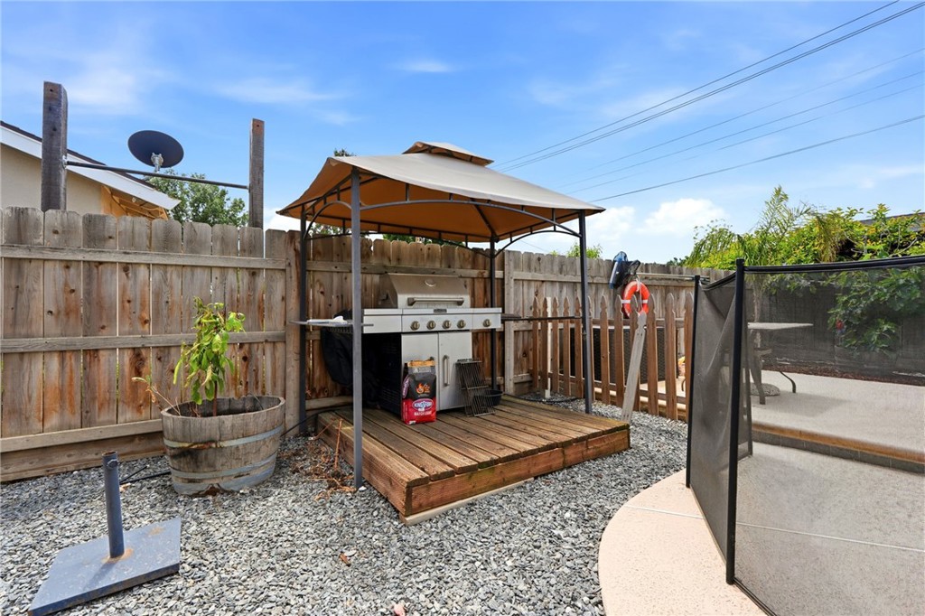 1237 S Clover, Visalia, CA 93277