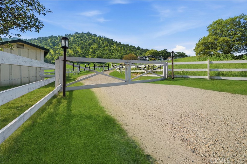 33295 Globe Dr, Springville, CA 93265