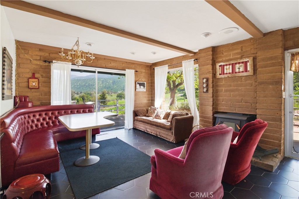 33295 Globe Dr, Springville, CA 93265