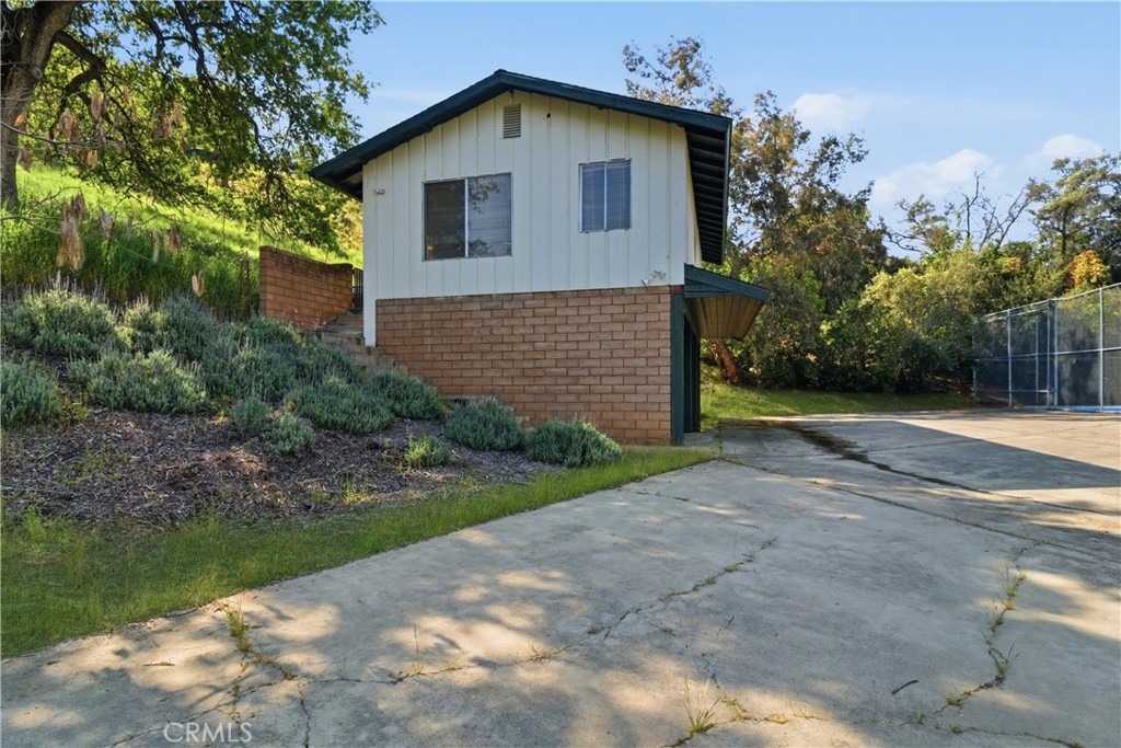 33295 Globe Dr, Springville, CA 93265