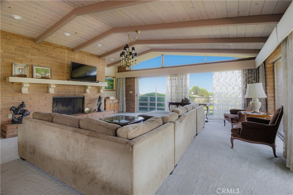 33295 Globe Dr, Springville, CA 93265