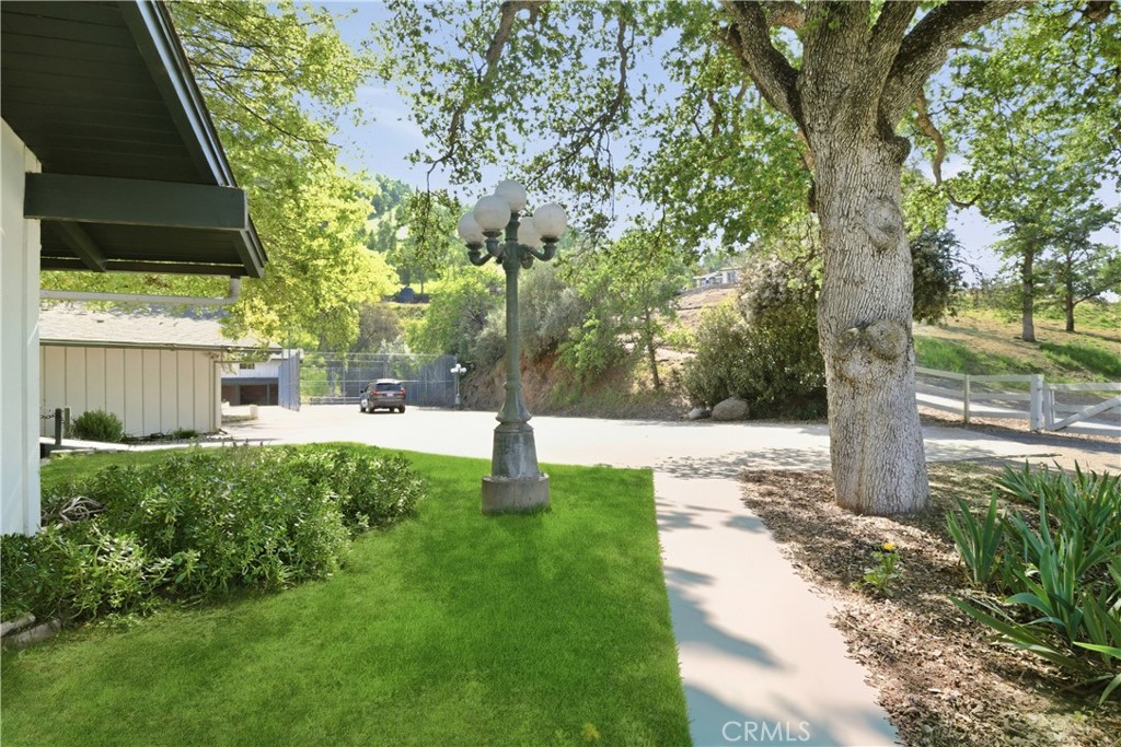 33295 Globe Dr, Springville, CA 93265