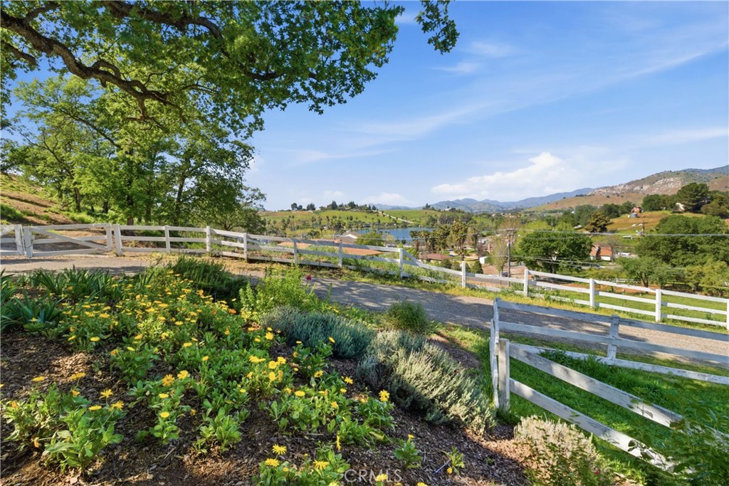 33295 Globe Dr, Springville, CA 93265