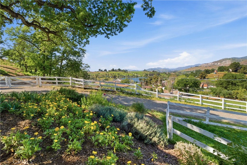 33295 Globe Dr, Springville, CA 93265