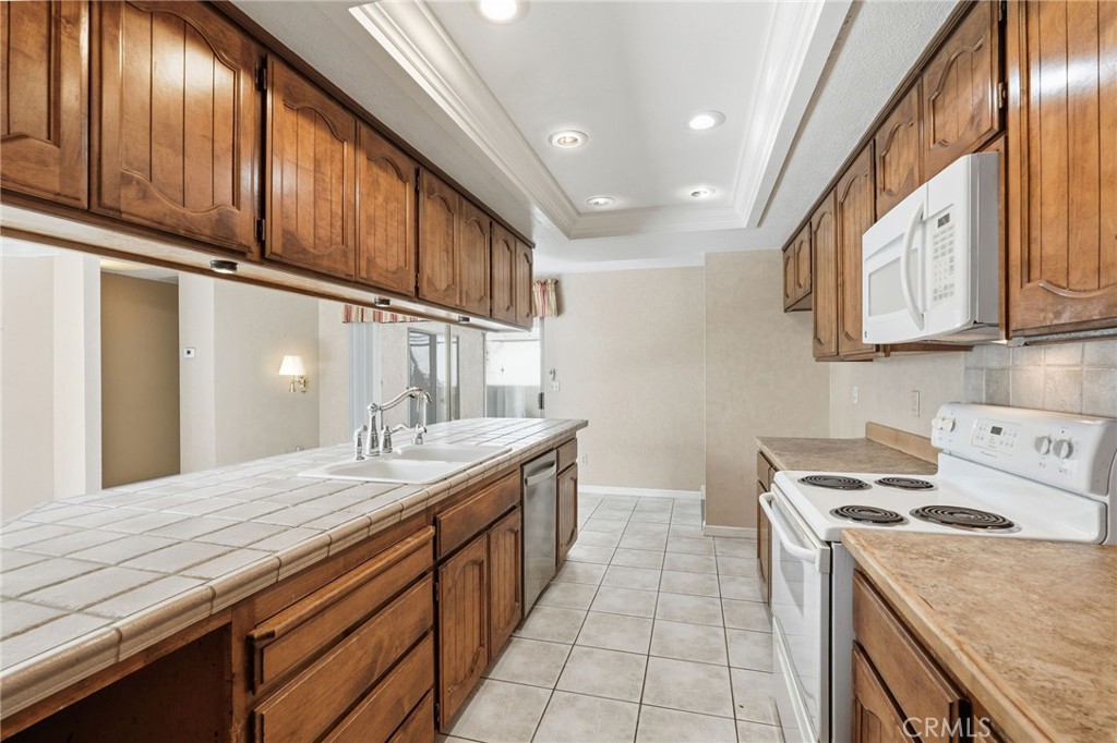 1005 Westmont Ct, Modesto, CA 95356