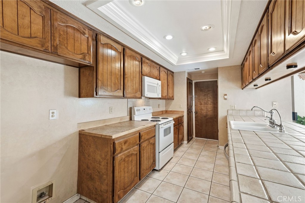 1005 Westmont Ct, Modesto, CA 95356