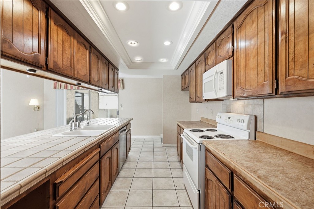 1005 Westmont Ct, Modesto, CA 95356