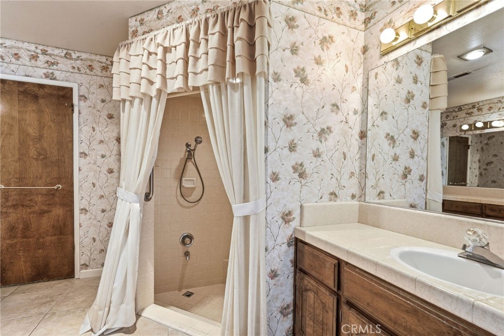 1005 Westmont Ct, Modesto, CA 95356