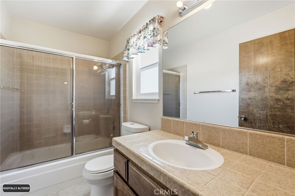 1005 Westmont Ct, Modesto, CA 95356