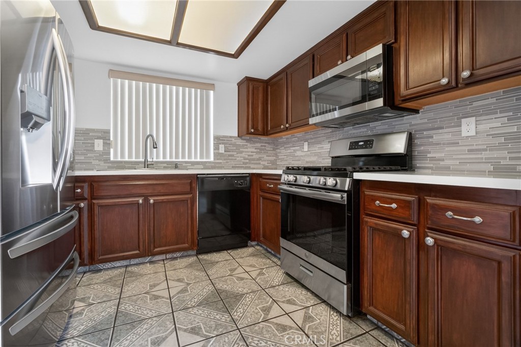 1820 5th, Delano, CA 93215