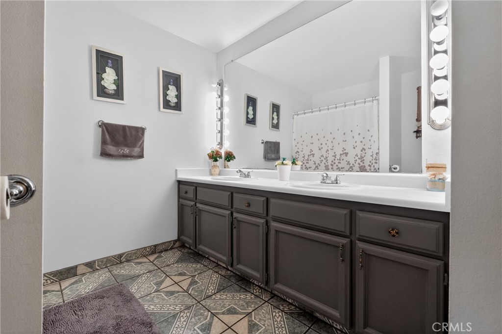 1820 5th, Delano, CA 93215
