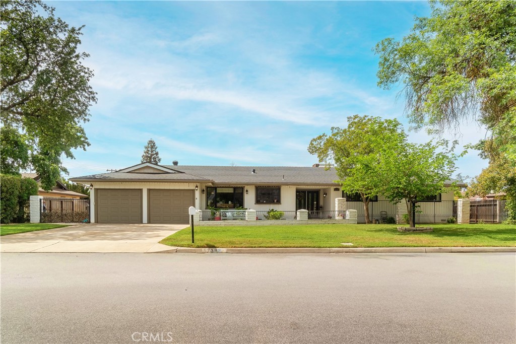 5739 N Pleasant Ave, Fresno, CA 93711