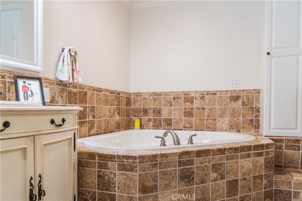 5739 N Pleasant Ave, Fresno, CA 93711