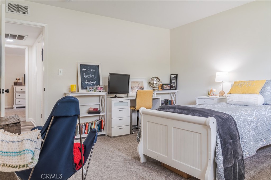 5739 N Pleasant Ave, Fresno, CA 93711