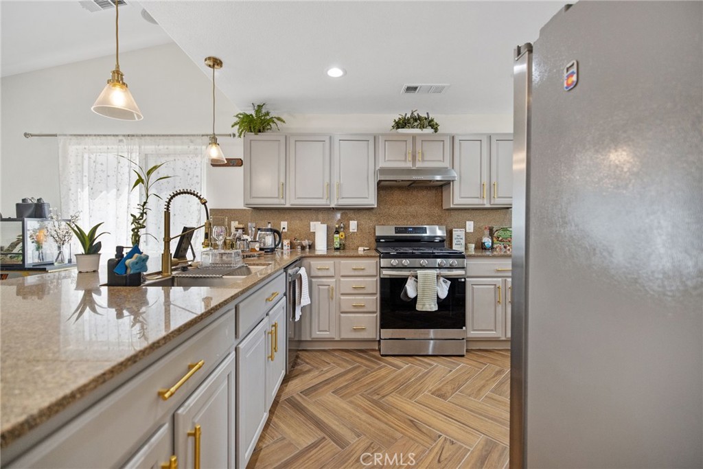 444 N Amador, Visalia, CA 93292