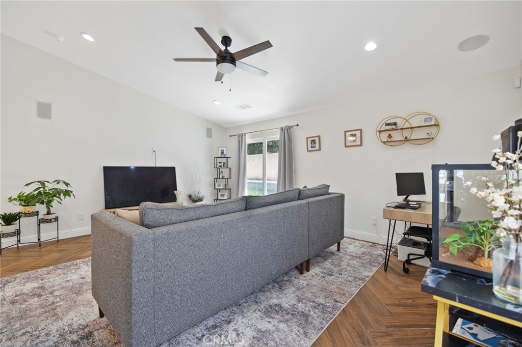 444 N Amador, Visalia, CA 93292
