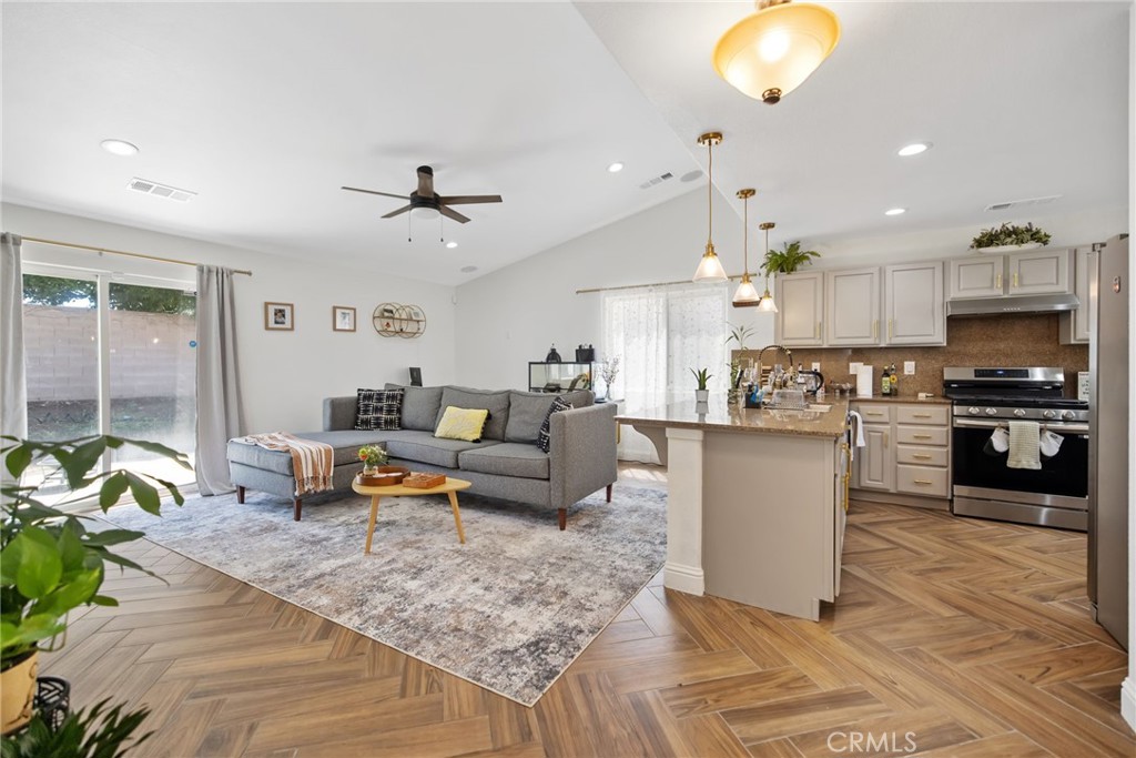 444 N Amador, Visalia, CA 93292