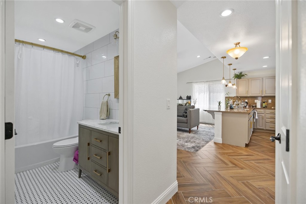444 N Amador, Visalia, CA 93292