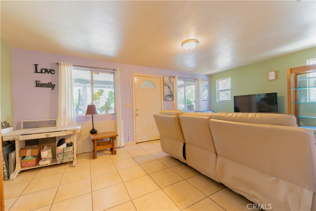 632 N College, Fresno, CA 93728