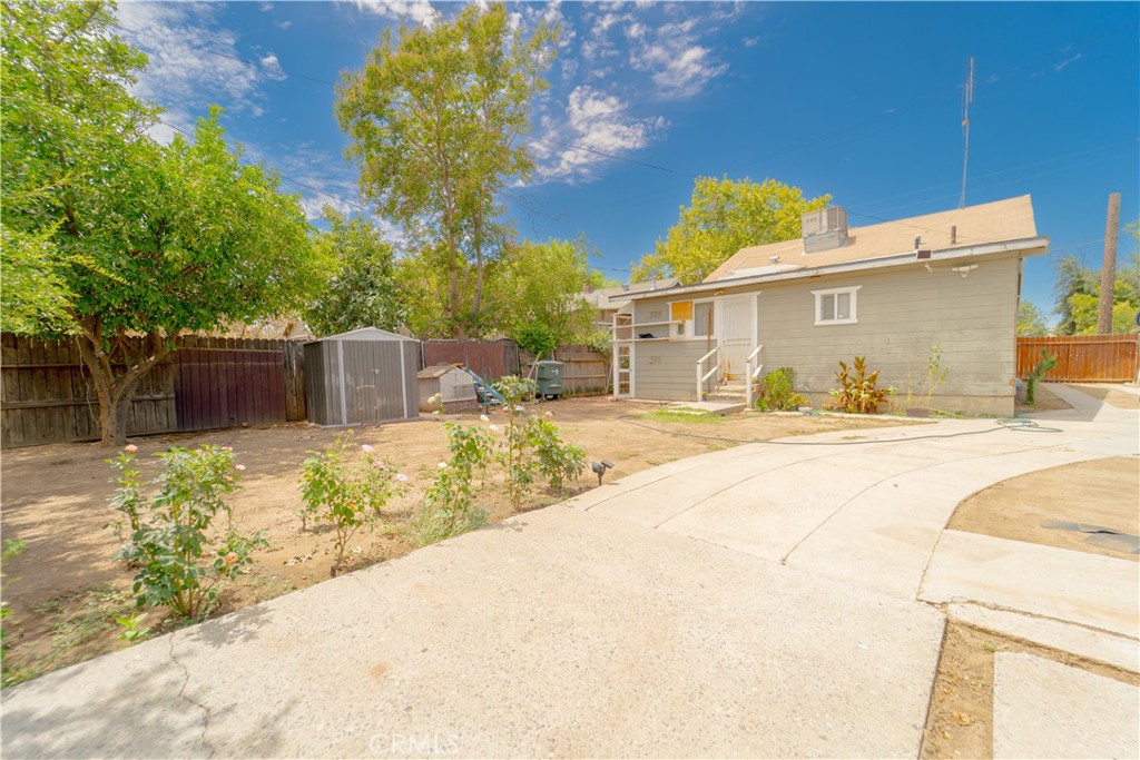 632 N College, Fresno, CA 93728