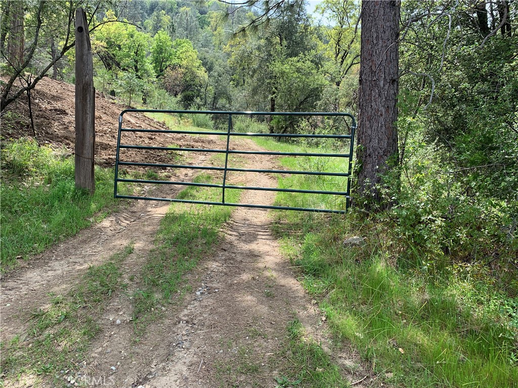 222 Rd 222, Oakhurst, CA 93644