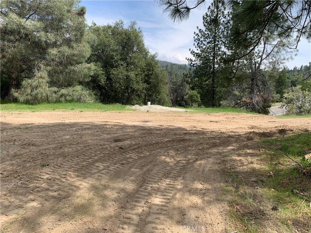 222 Rd 222, Oakhurst, CA 93644