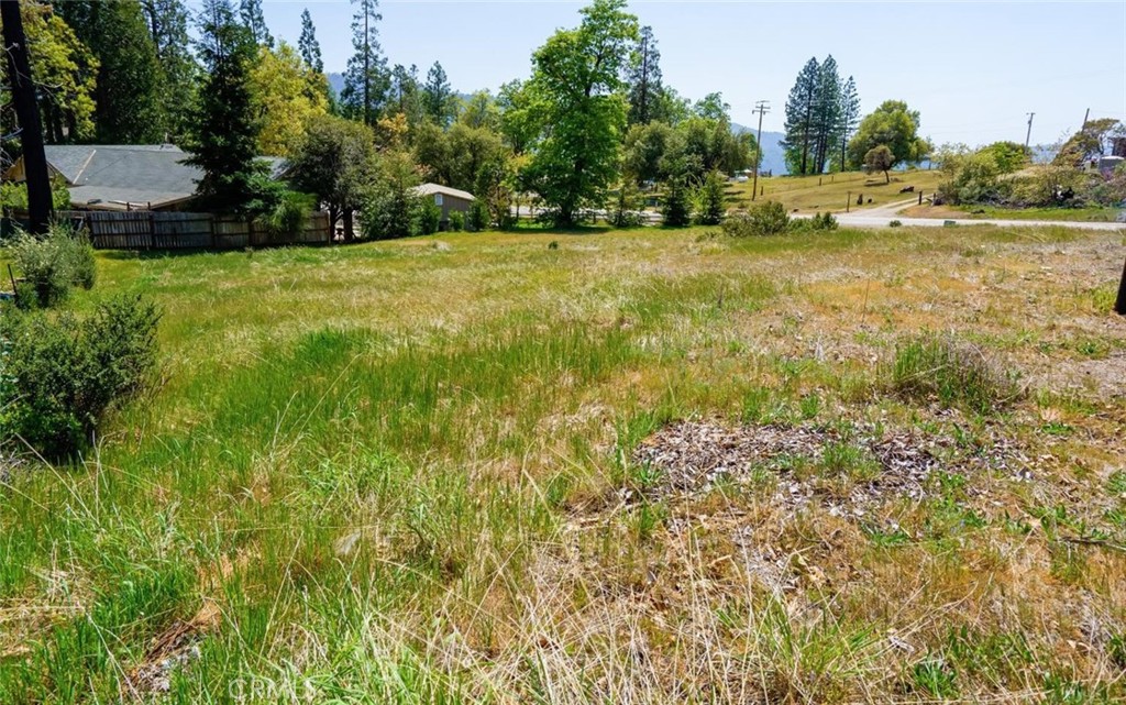 52830 Pine Dr, Oakhurst, CA 93644