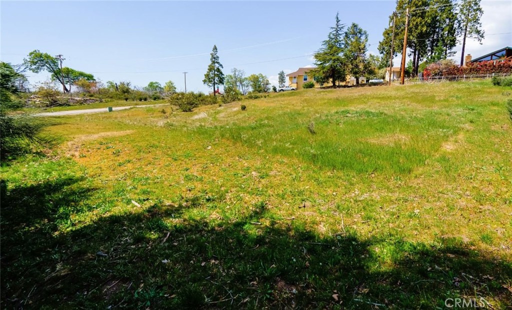 52830 Pine Dr, Oakhurst, CA 93644