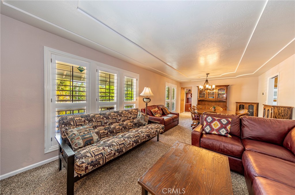 41715 River Falls Rd, Oakhurst, CA 93644