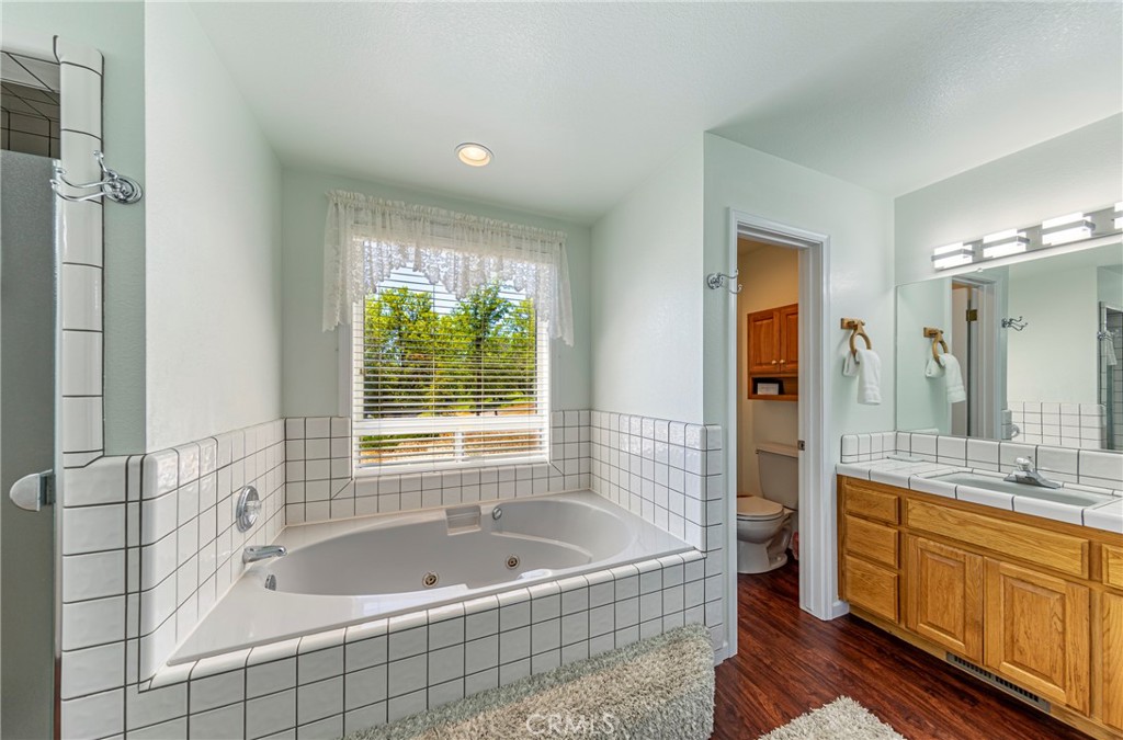 41715 River Falls Rd, Oakhurst, CA 93644