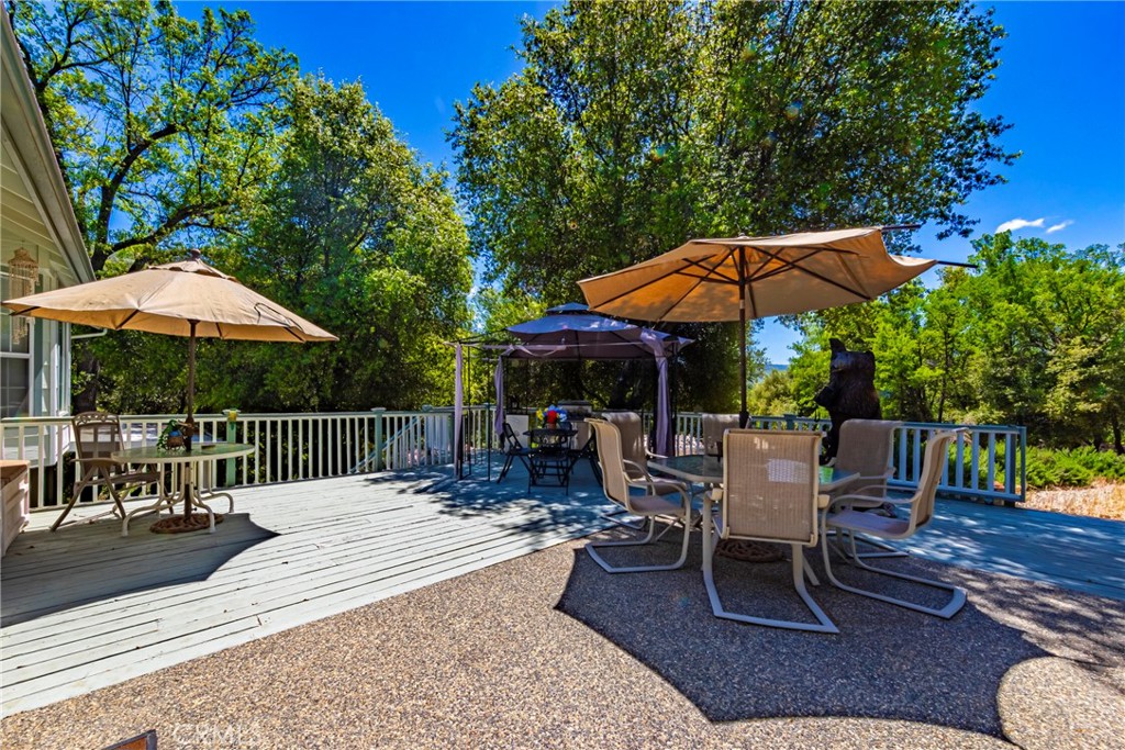41715 River Falls Rd, Oakhurst, CA 93644