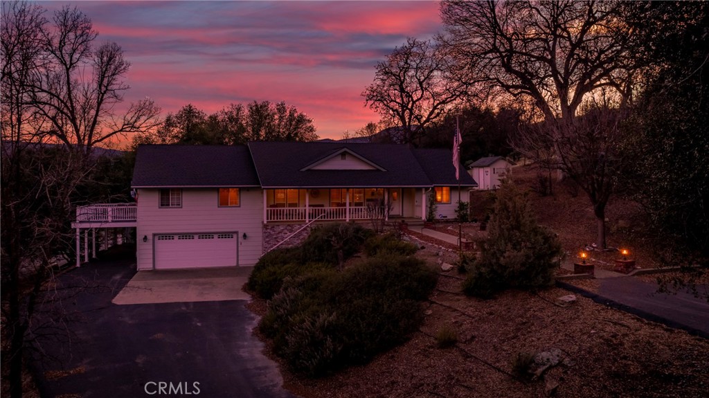 41715 River Falls Rd, Oakhurst, CA 93644