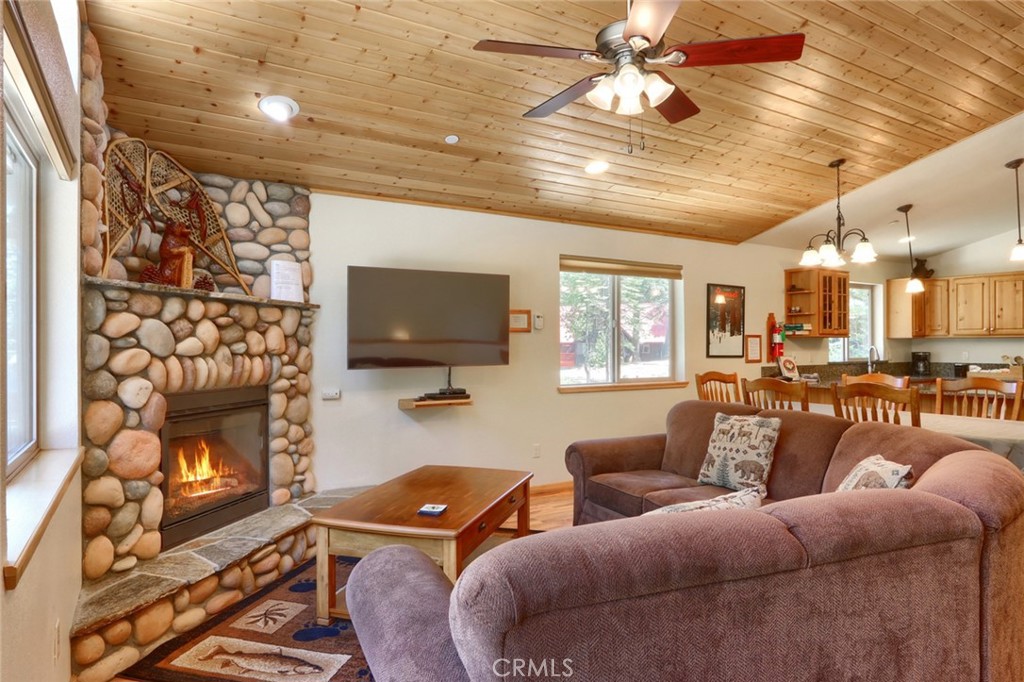 7400 Choke Cherry Ln, Yosemite, CA 95389