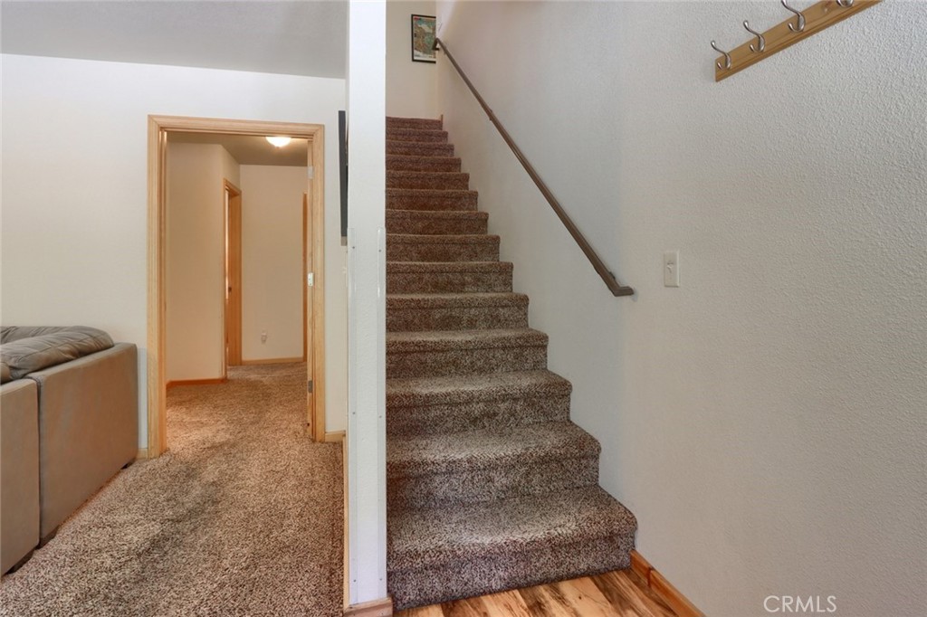 7400 Choke Cherry Ln, Yosemite, CA 95389