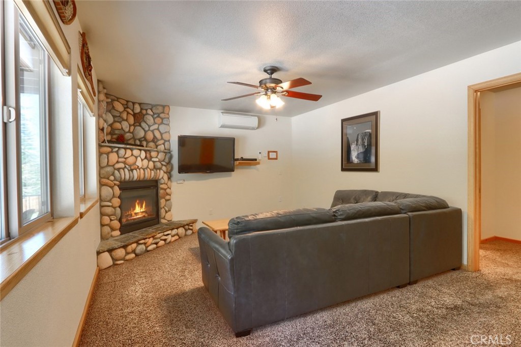 7400 Choke Cherry Ln, Yosemite, CA 95389