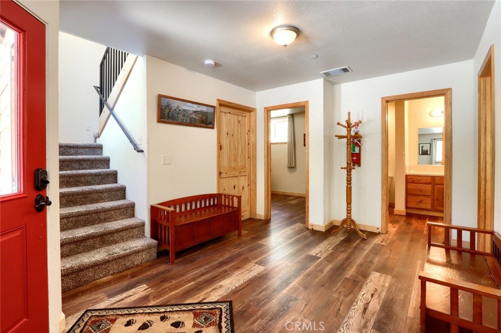 7400 Choke Cherry Ln, Yosemite, CA 95389