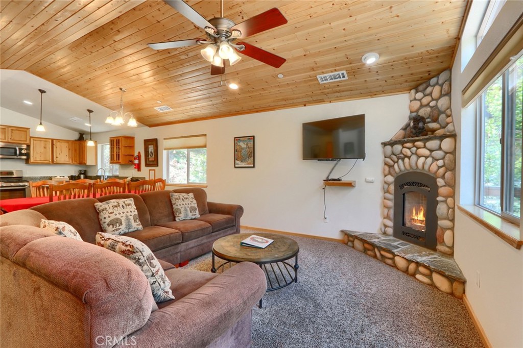 7400 Choke Cherry Ln, Yosemite, CA 95389