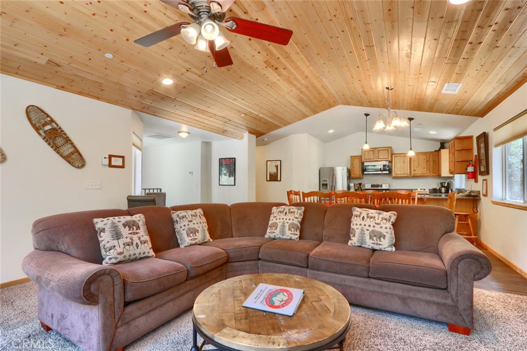 7400 Choke Cherry Ln, Yosemite, CA 95389