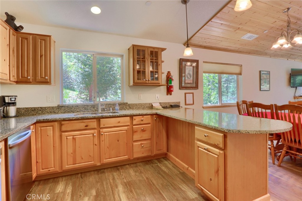 7400 Choke Cherry Ln, Yosemite, CA 95389