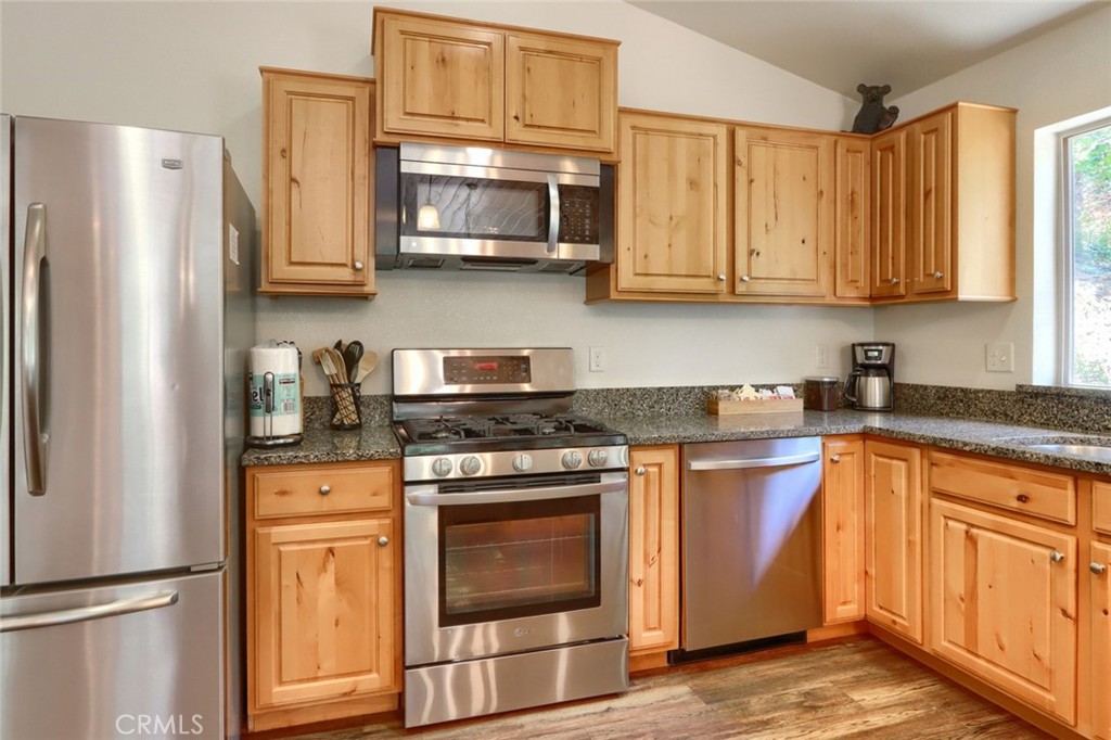 7400 Choke Cherry Ln, Yosemite, CA 95389