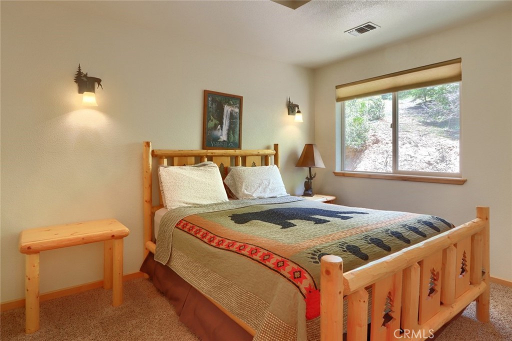 7400 Choke Cherry Ln, Yosemite, CA 95389