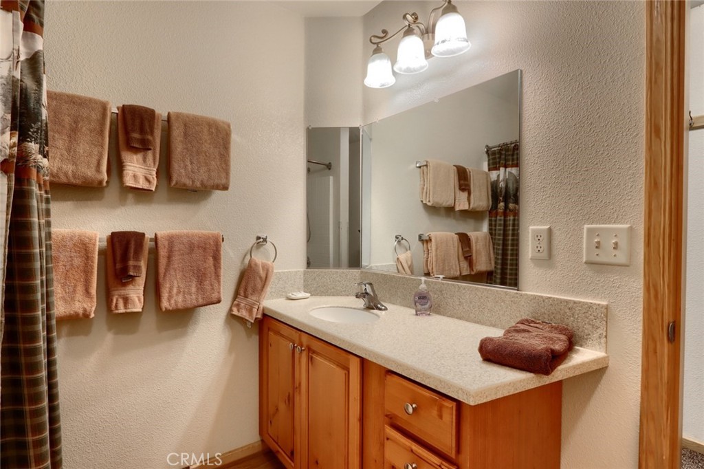 7400 Choke Cherry Ln, Yosemite, CA 95389